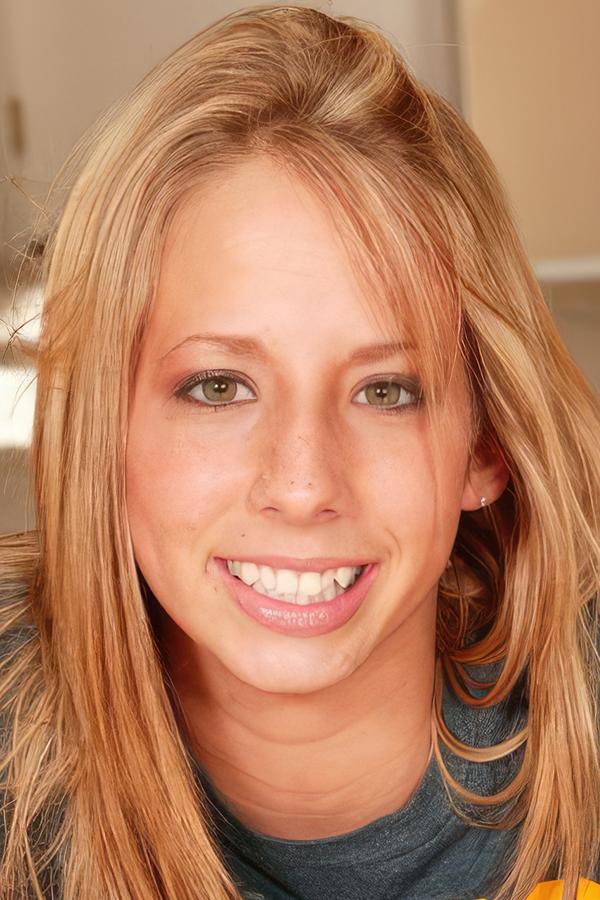 Photo HD Ashley Jensen - 1