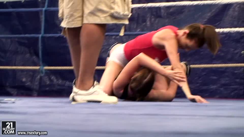 NudeFightClub backstage with Orsay & Valentina Chevallier