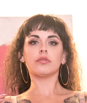 Maeve Rose Gorge profonde