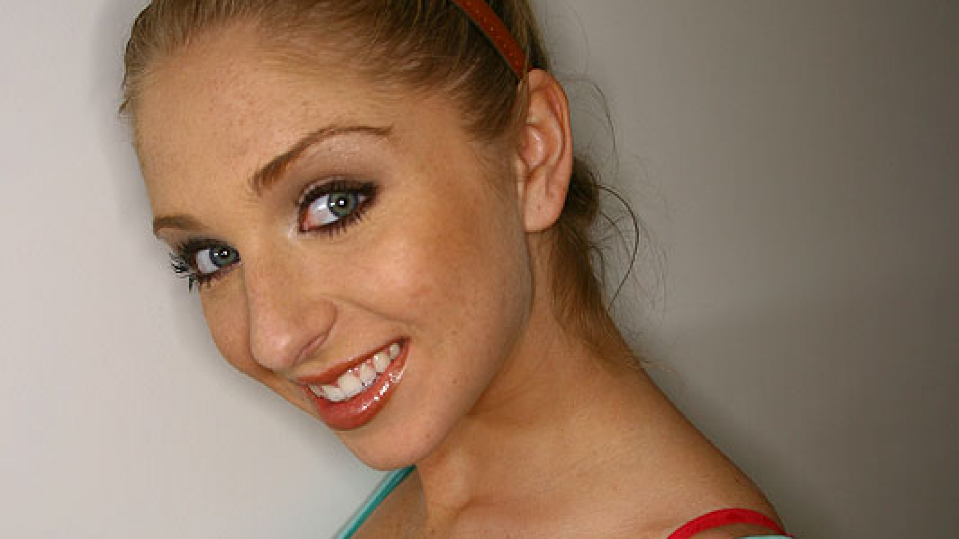 Jaelyn Fox (aka Lane) Sexy Student Cheerleader Swallows Cum!