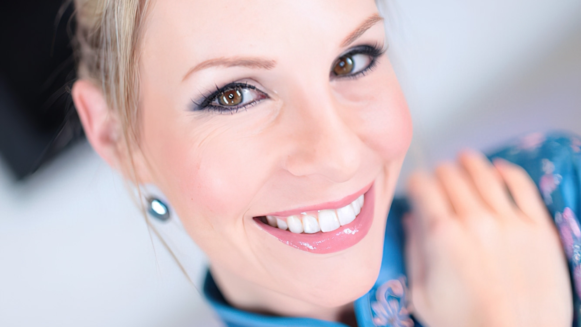 Amateur Allure Presents Aimee Addison Returns for a HOT, Sticky CUM Facial in Stunning 4K!