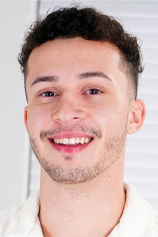 Apollo Banks Fessée