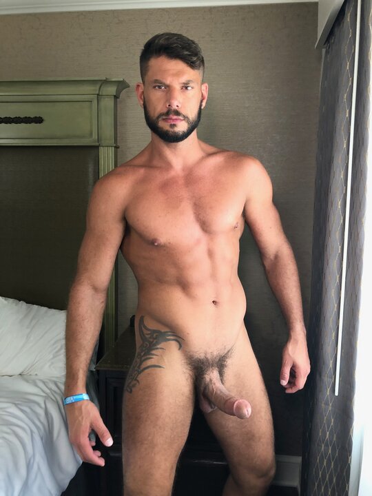 Photo HD Tyler Roberts - 2