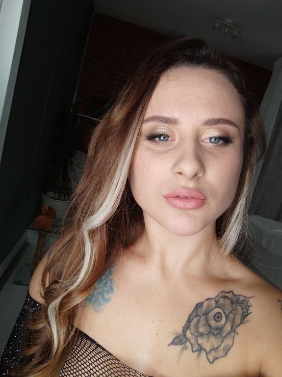 Foxy Elise Gorge profonde