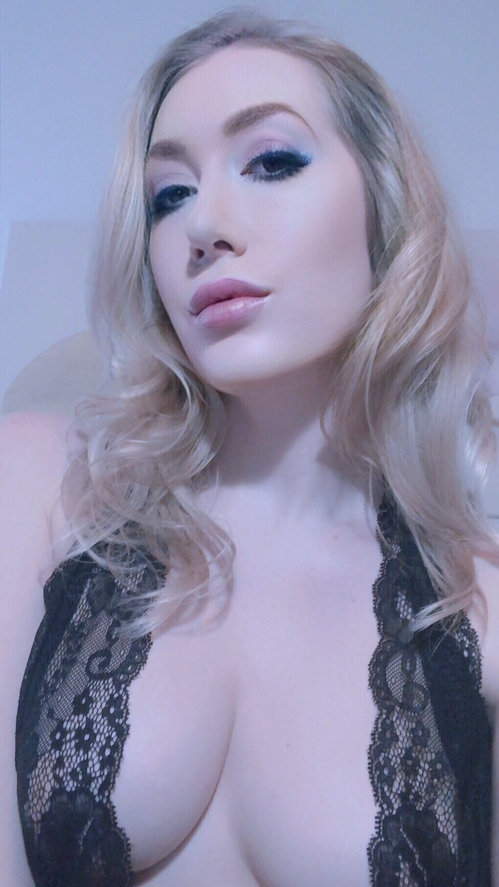 Goddess Violet Femdom