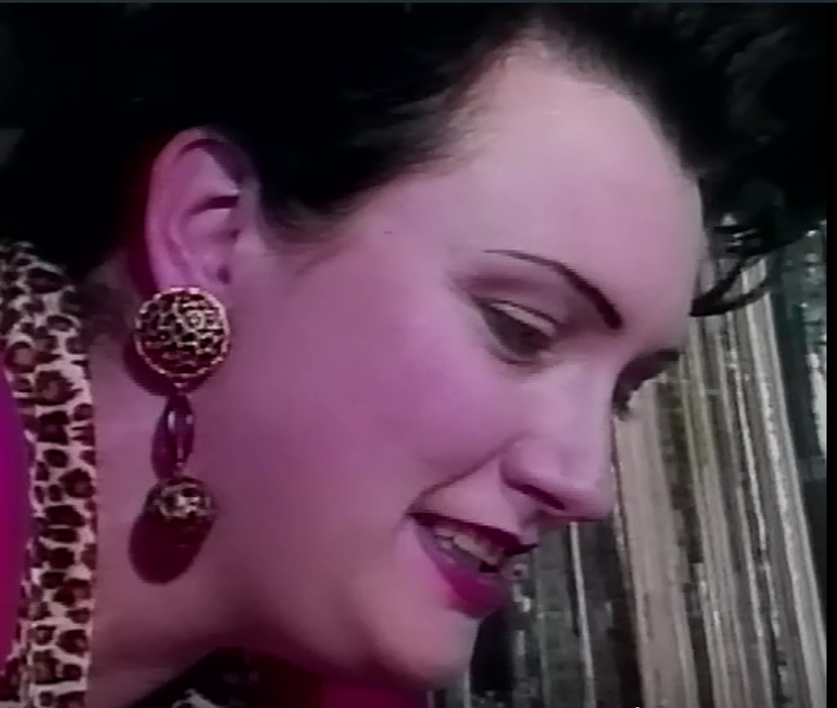 Contessa Close-Up Entertainment