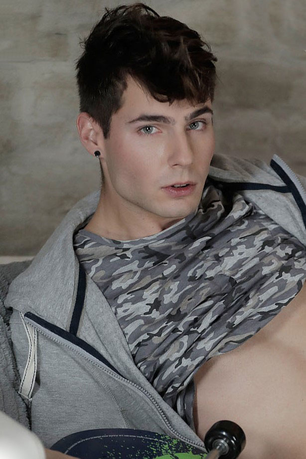 Photo HD Ezra Gibson - 4