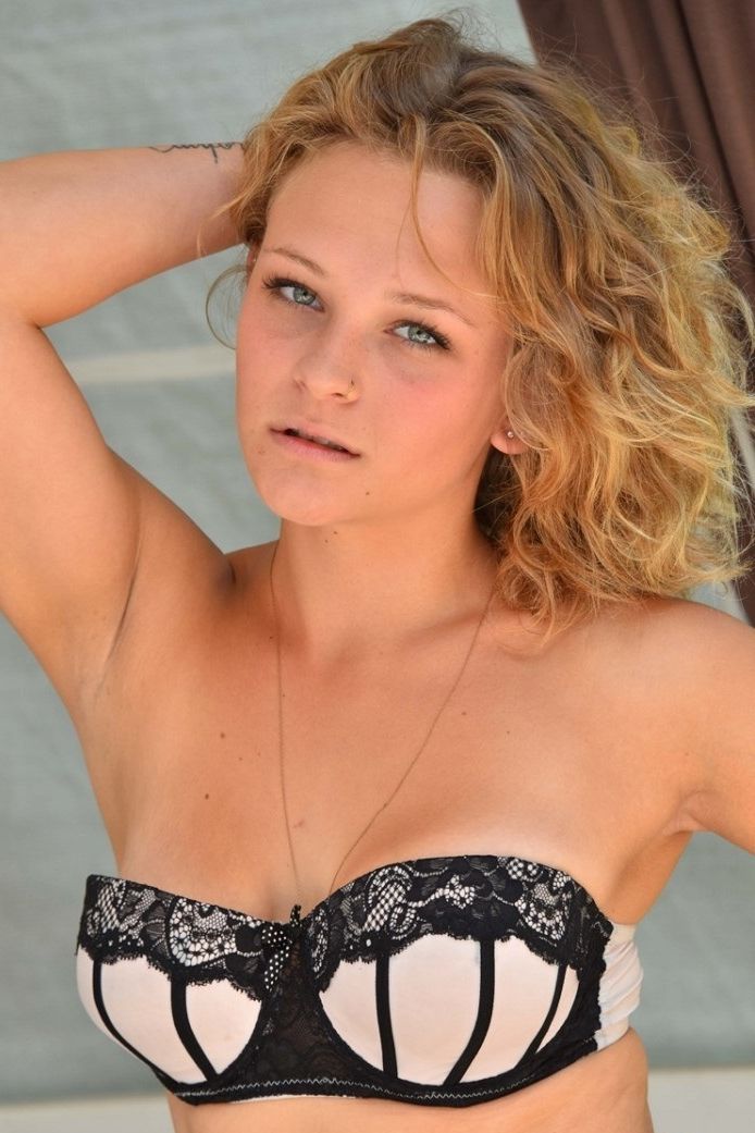 Delilah Dare Plan à trois