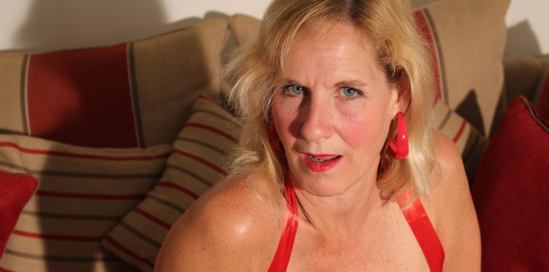 Horny housewife playing with her sex toys