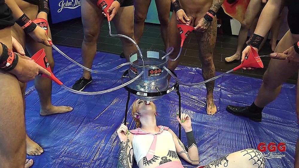 I Swallow Everything! with Azura Alii , Phonic Madina and Daisy Lee