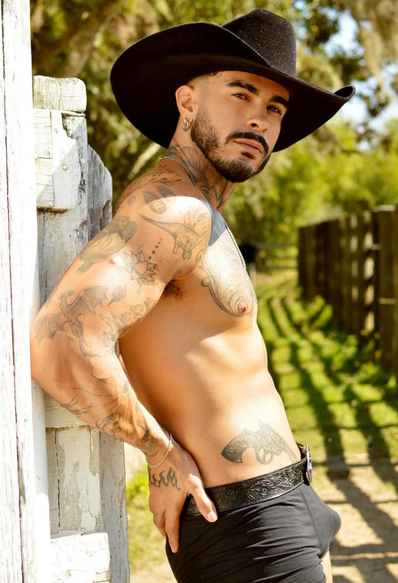 Azael Rogen Creampie