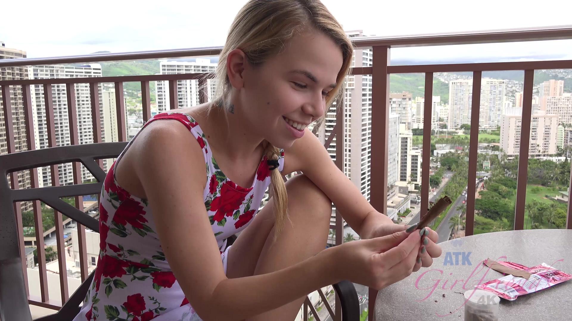 Alina Is Having So Much Fun In Hawaii So Far