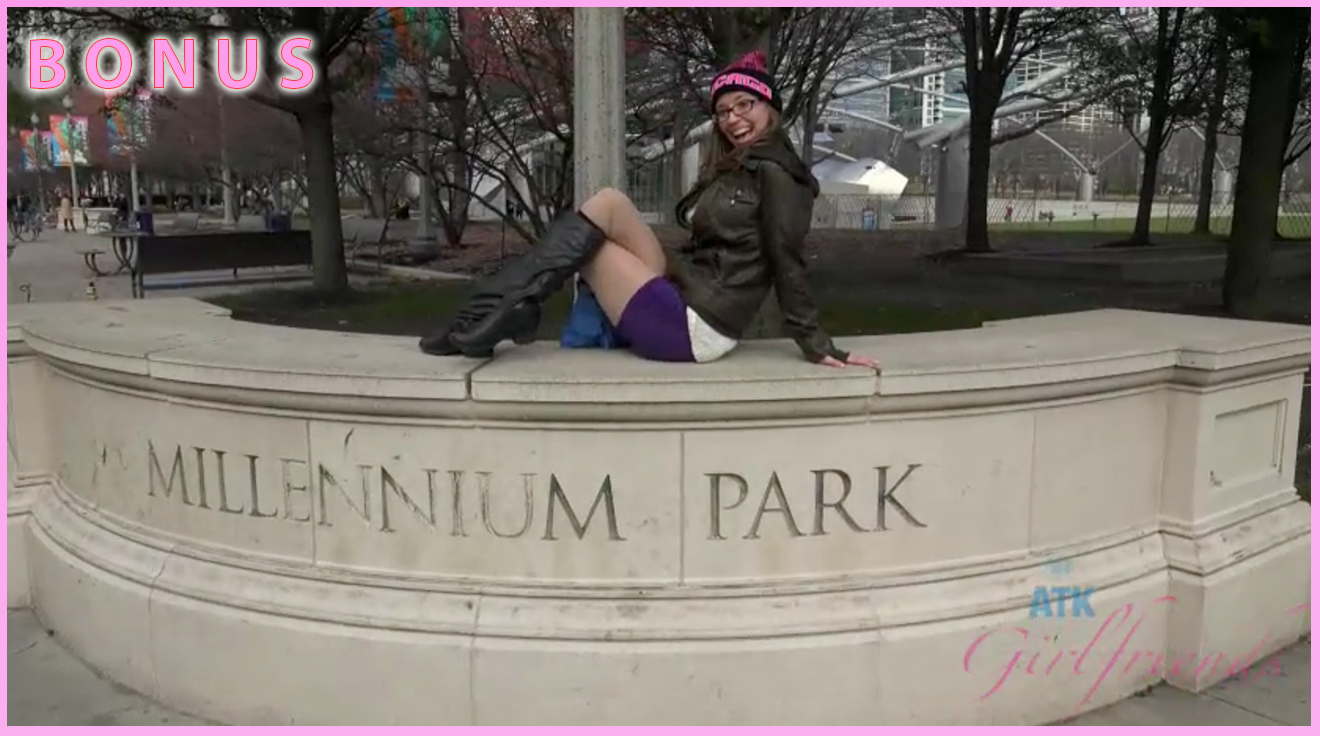 Norah Is Digging the Chicago Museums, but She Never Stops Teasing!