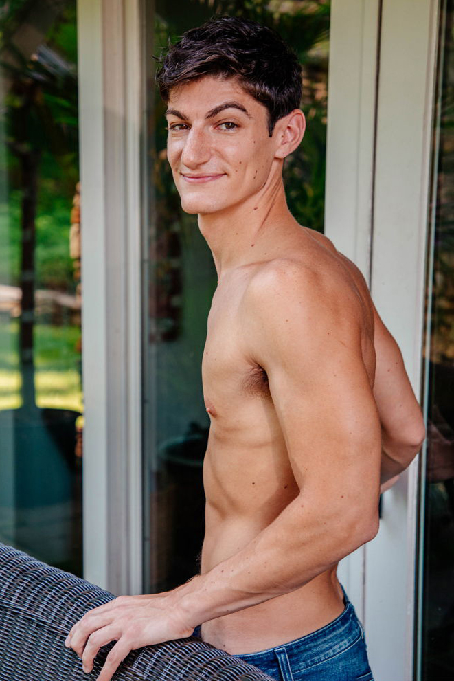 Photo HD Aiden Ward - 10