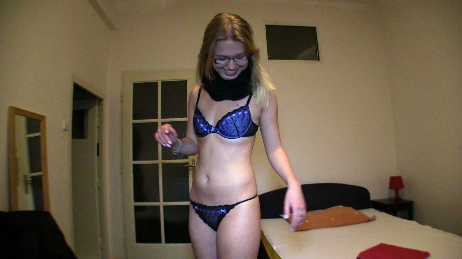 Fake Agent Tricks A Pretty Babe Into Fucking His Balls Dry