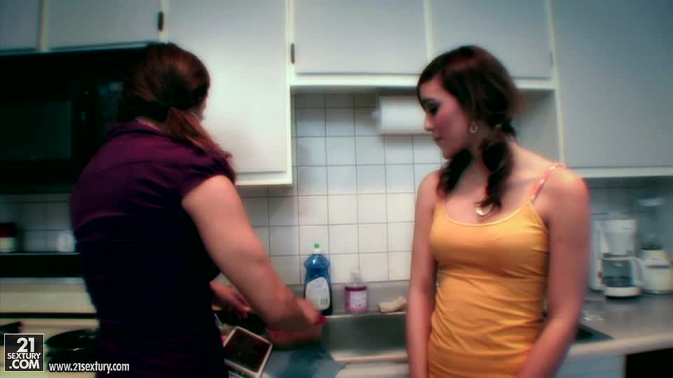 Busty Francesca Le & Melanie Rios