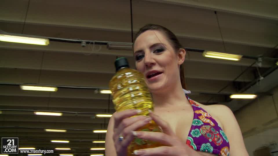 NudeFightClub presents Samantha Bentley vs Chrissie