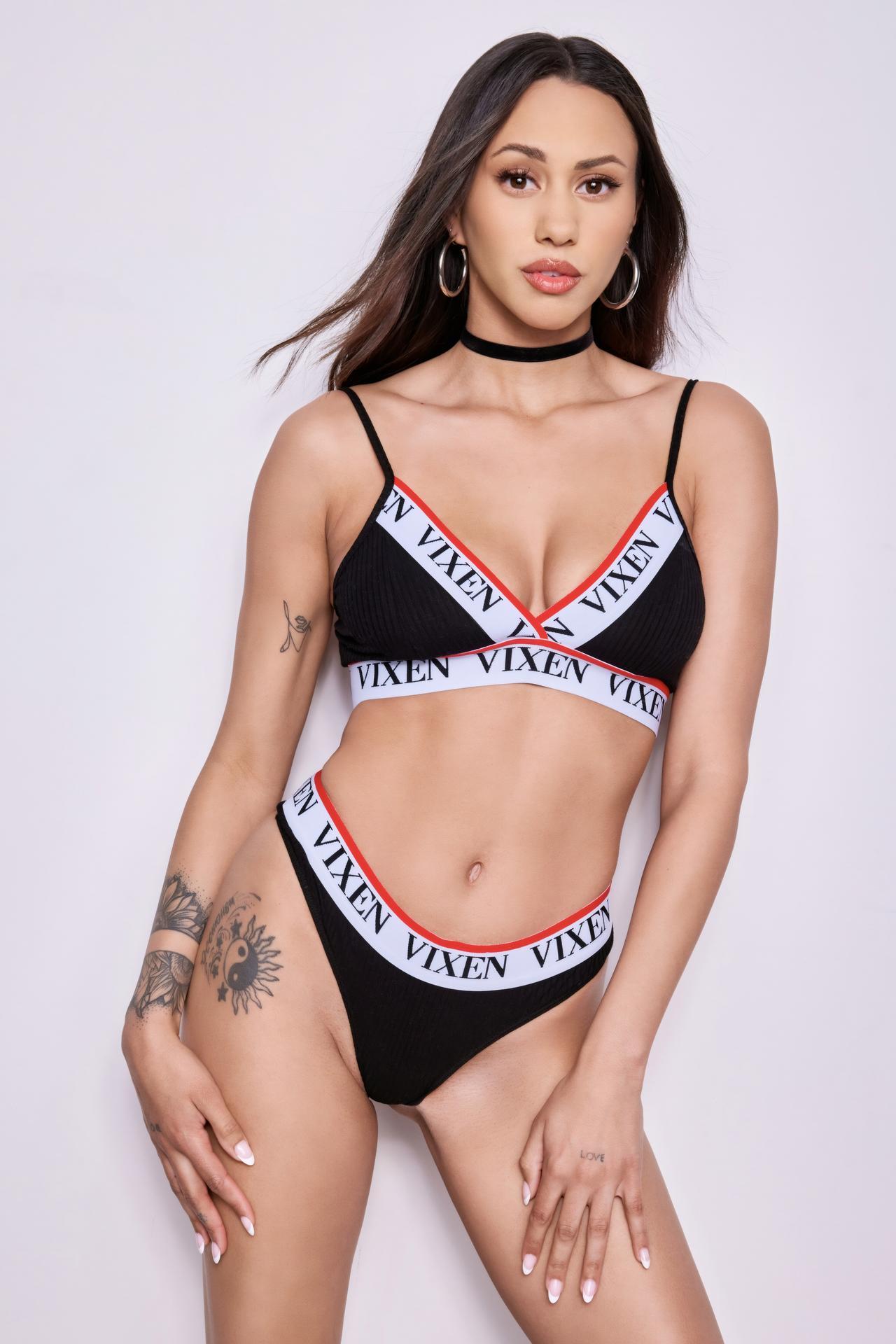 Photo HD Winnafred Flurry - 1