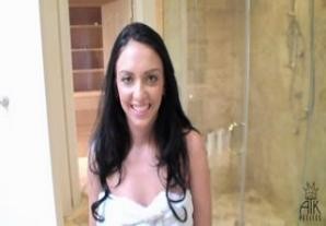 Stephanie Cane in Weigh in