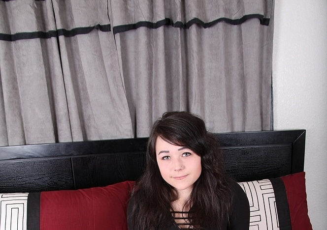 First Timer Aria Young Blows Her Daddy