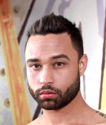 Carson Cruise Fessée