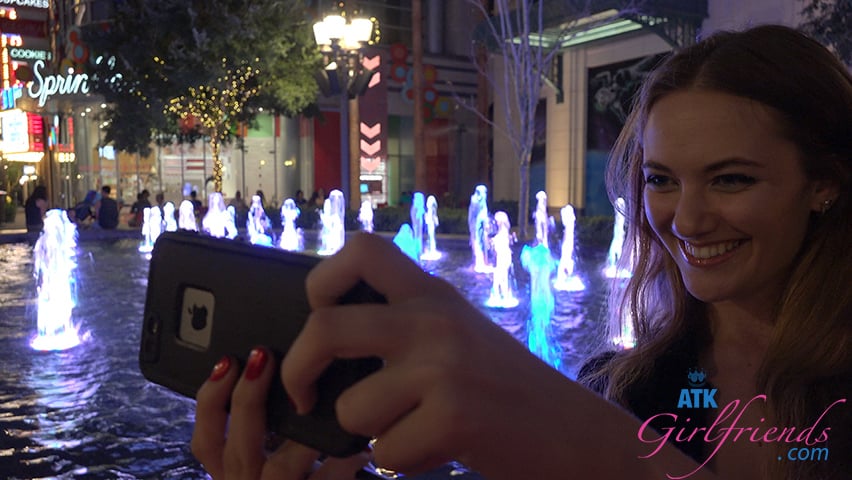 You Can Tell Samantha Is So Into You.