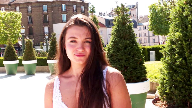 Claire, 22, the shock encounter with Elena, 27!