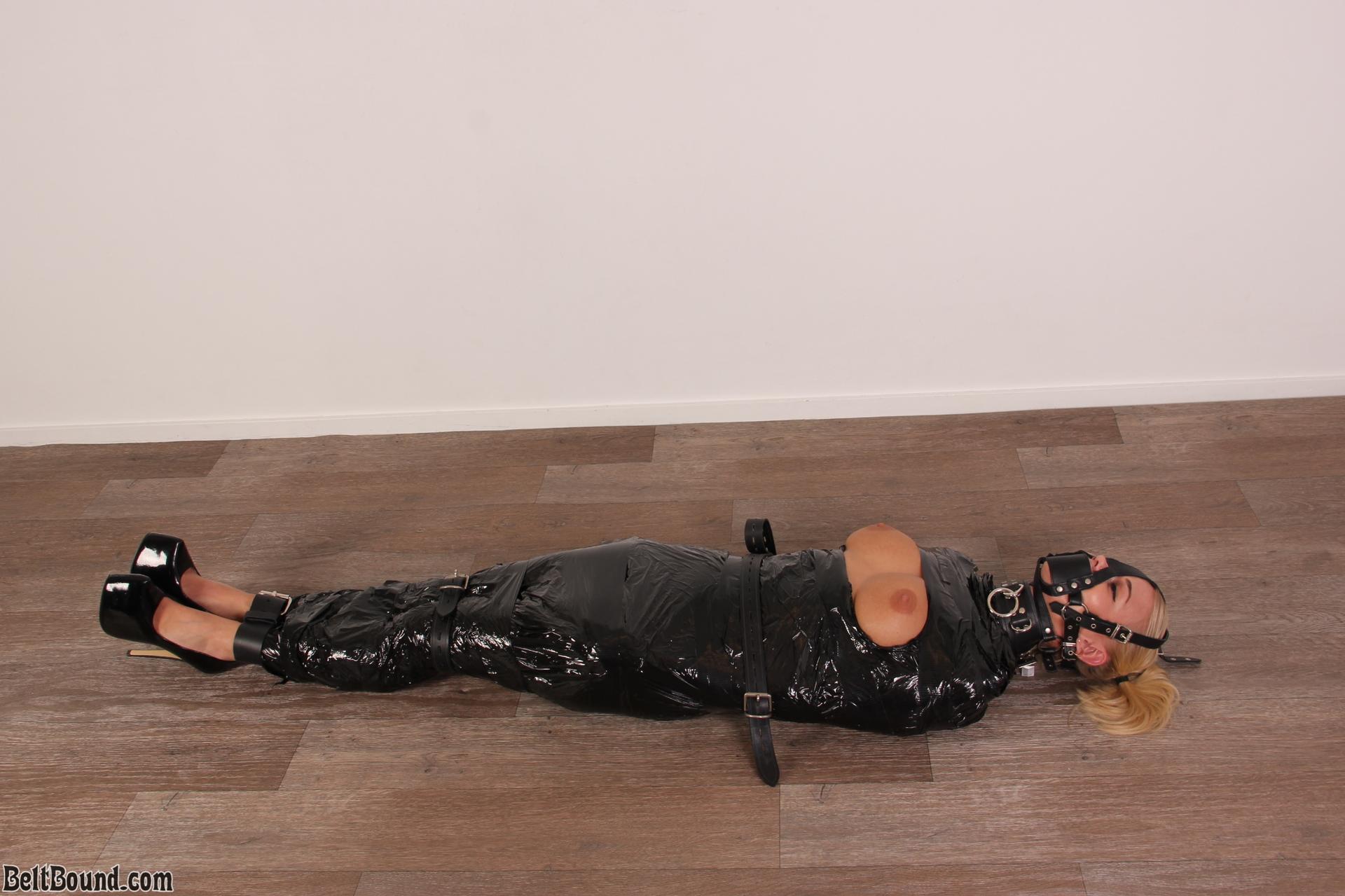 Darina Nikitina mummified