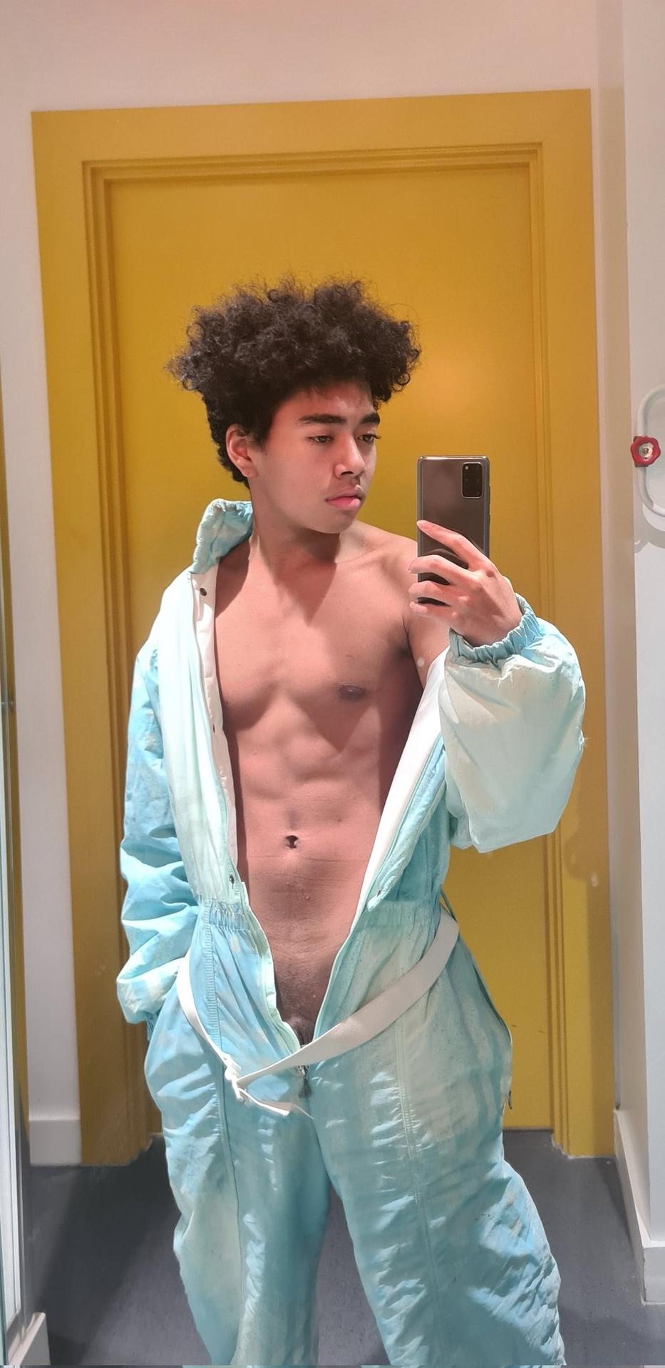 Zurin Zochi Hung Young Brit