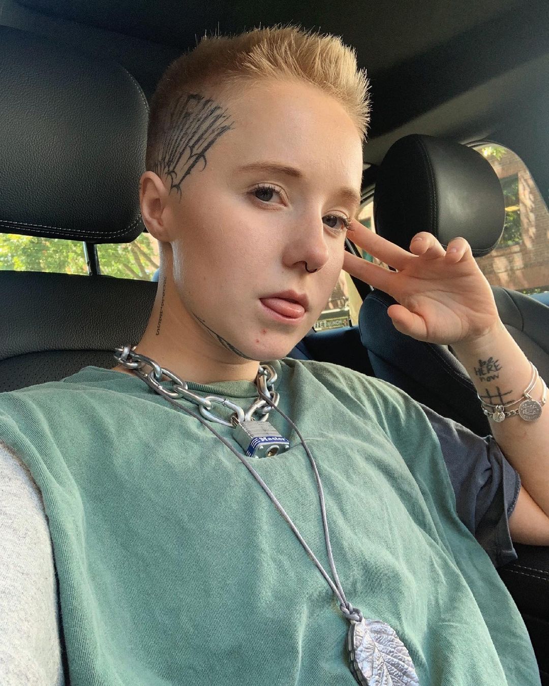 Photo HD Chuck Faerie - 3