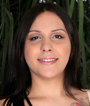 Sarah Oliveira Facial