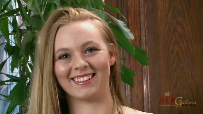 Tiffany Kohl is showing her hole