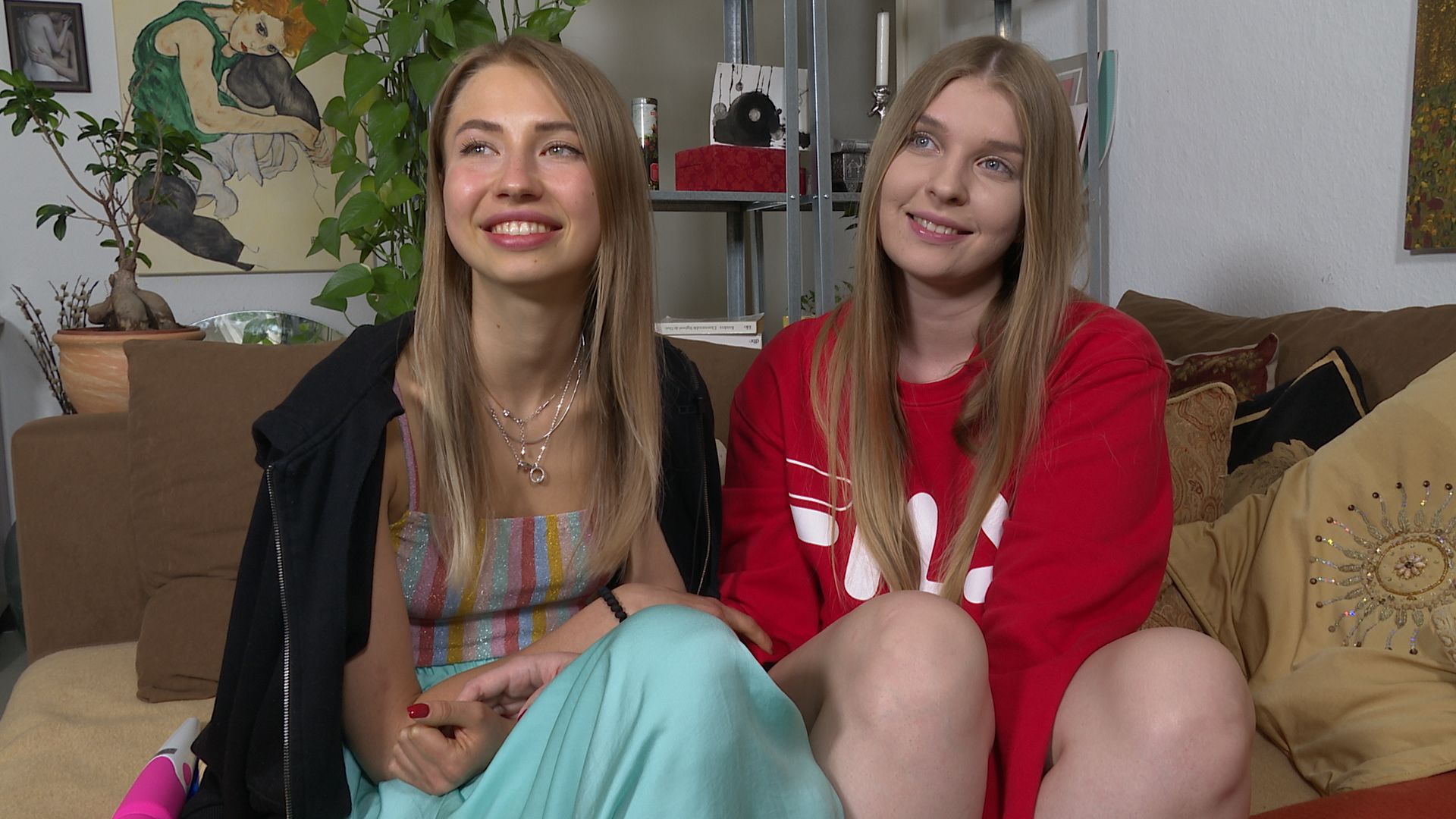 Ariel & Ellie: Interview with Ariel & Ellie