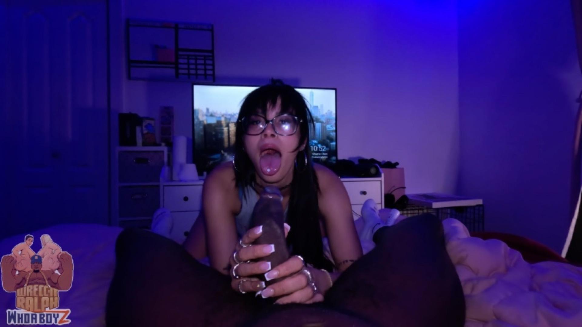 Ari Alectra Gets Wrecced