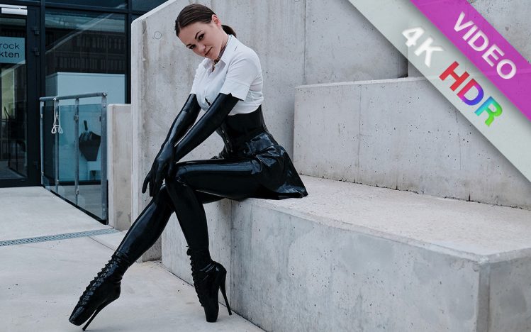 #323 Elegant gothic Highstyle