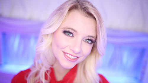 Riley Star Returns to Swallow Salon to Give Head and Swallow Hot Cum