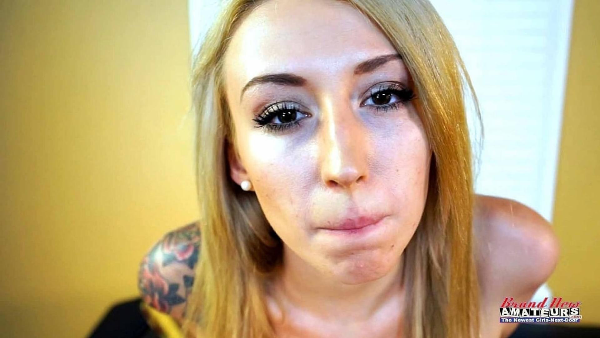 Olyssia's First Anal!