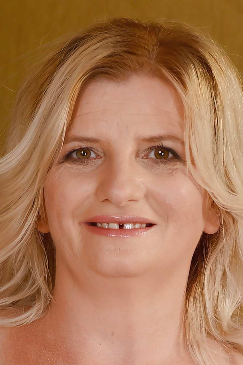 Jovanca G Branlette espagnole