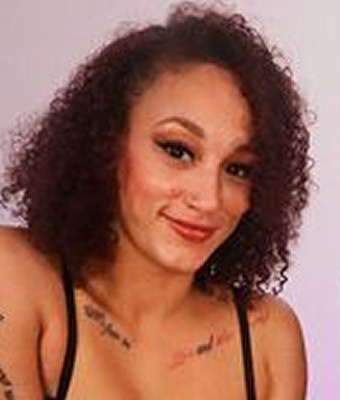 Nahla Marie Plan à trois