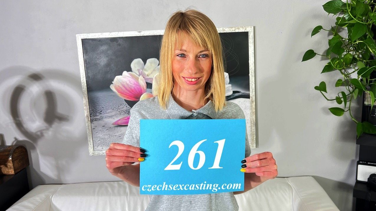 Fucking blonde milf on casting