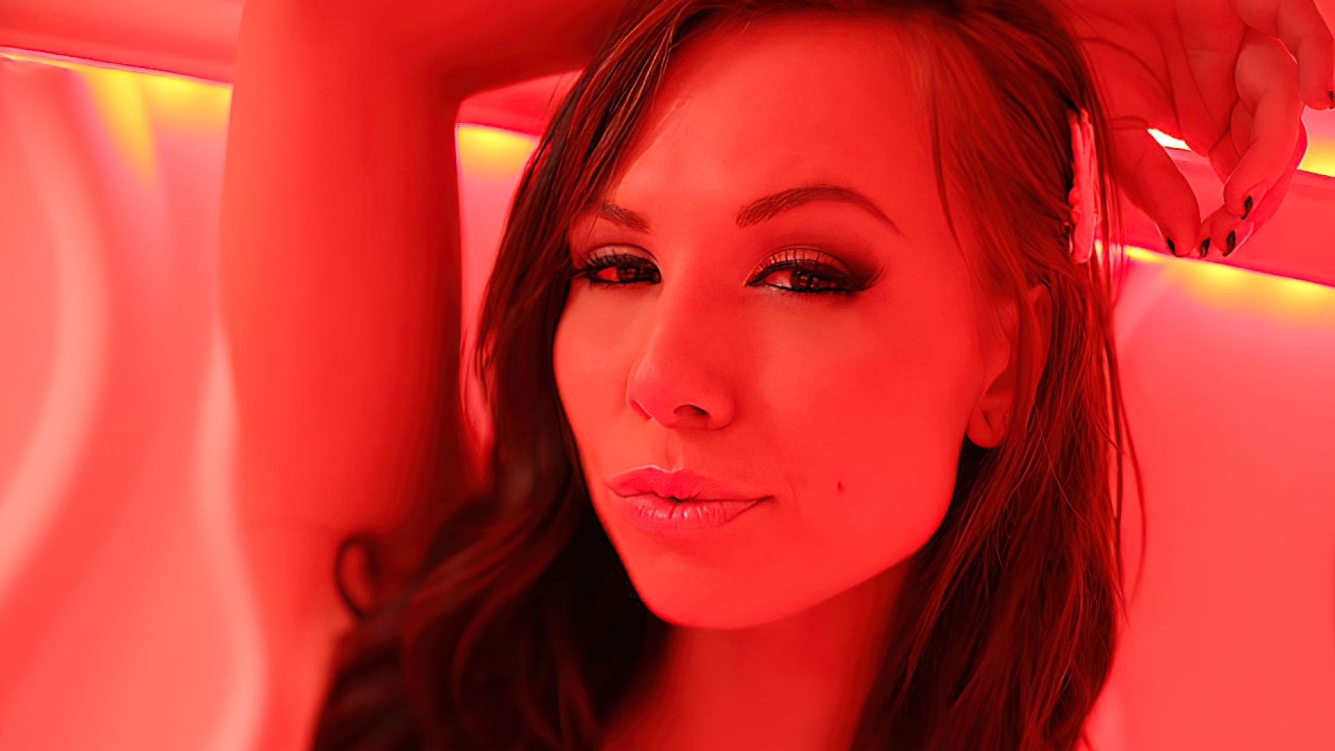 Aidra Fox Cums Back To The Swallow Salon For More Oral Action in 4K