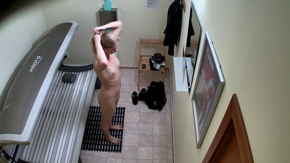 Porn star came to solarium