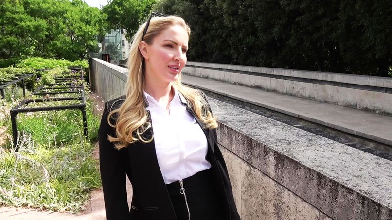 Whiskey break with Georgie, 33 years old!