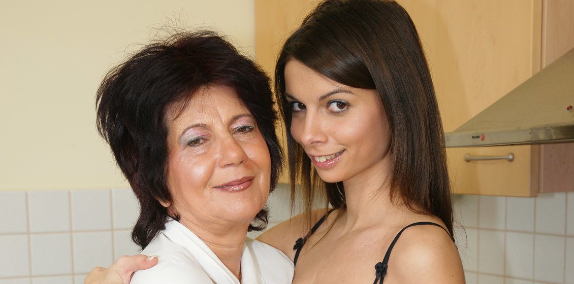 Granny gets fisted by her stepdaughter