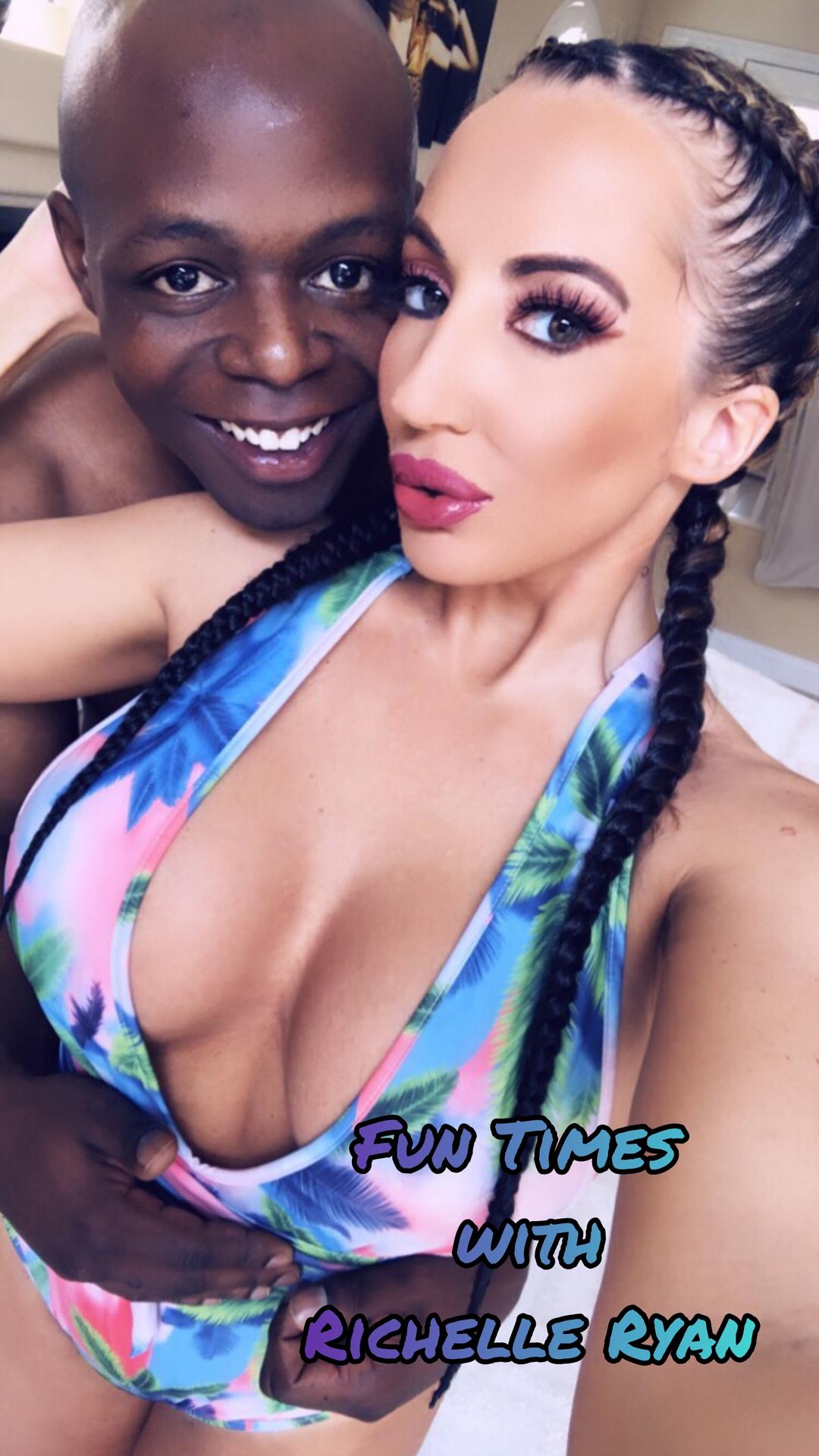 Fun Times With Richelle Ryan