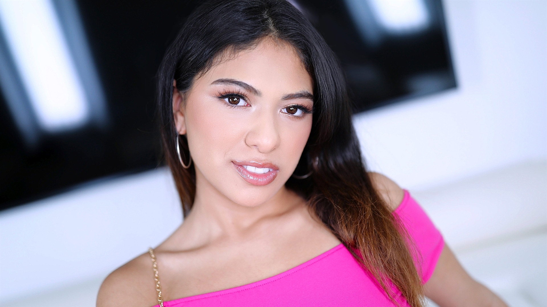 Amateur Allure Welcomes Reyna Belle, Shy 19 Yr Old Student Gives Sloppy Blowjob, Fucks and Swallows