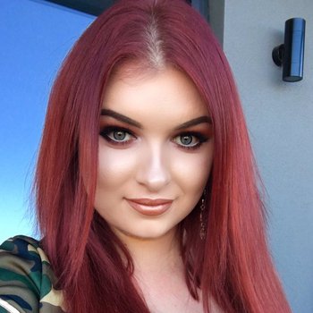 Arianna North Facial