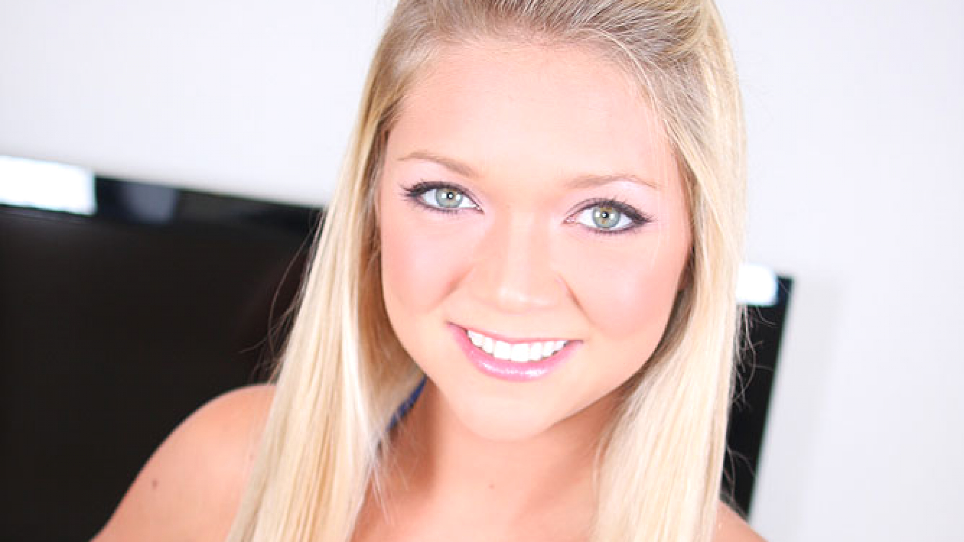 Jessie Andrews Gives Head, Fucks and Swallows Two Hot Loads