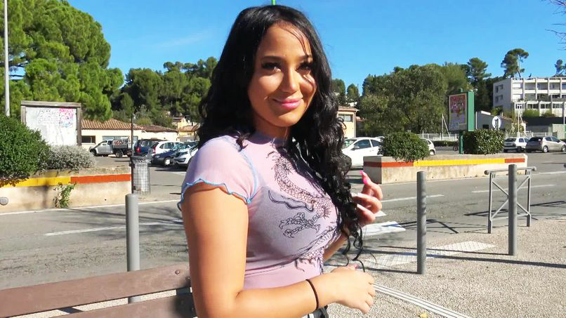 Zarah, 20, From Montpellier!