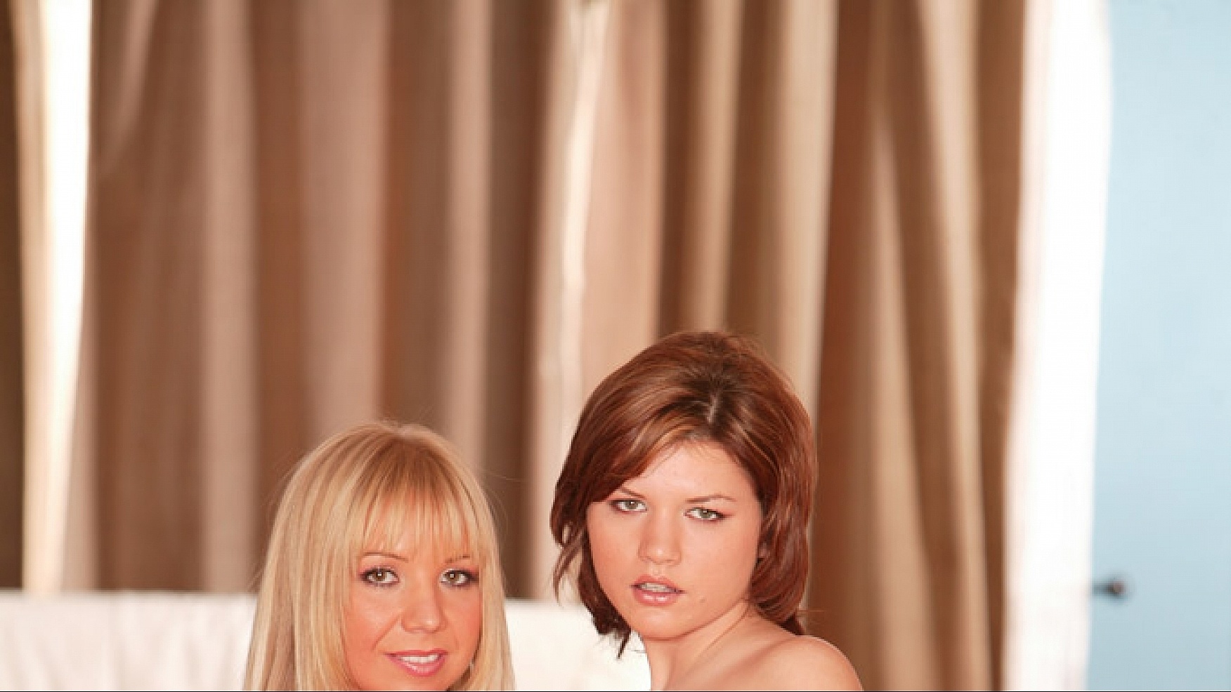 Regan & Savanah - Ashlynn Goes To College #1